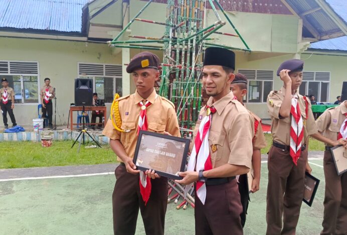 PMDG Kampus 8 Seulimum Resmi Tutup Kegiatan Ekstrakurikuler Kepramukaan