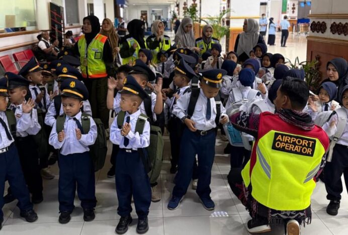 Bandara SIM Kenalkan Dunia Penerbangan Bagi Siswa TK Akadyasa