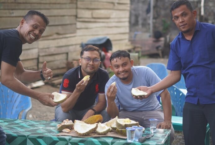 Berburu Raja Buah di Lamno, Tradisi Musim Durian yang Selalu Dirindukan
