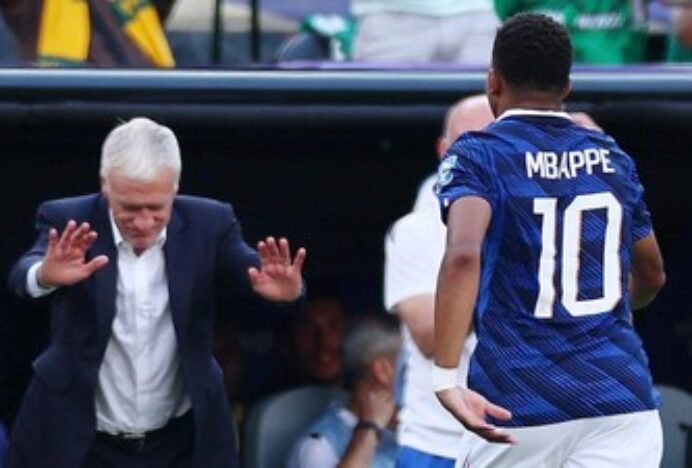 Mbappe Kirim Pesan Menyentuh Buat Deschamps usai Hajar Swedia