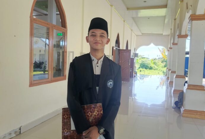 Ulama Pelita Kegelapan dan Penuntun Umat Menuju Kebaikan