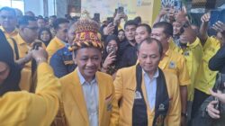 Disambut Topi Aceh dan Tari Saman, Bahlil Hadiri Pelantikan Pengurus Golkar Aceh