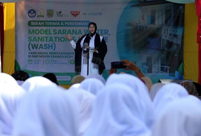 Wali Kota Illiza Resmikan Model Sarana WASH di SMPN 9 Banda Aceh