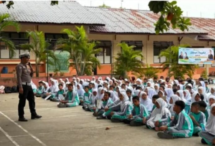 Satlantas Bireuen Edukasi Pelajar Tertib Berlalu Lintas