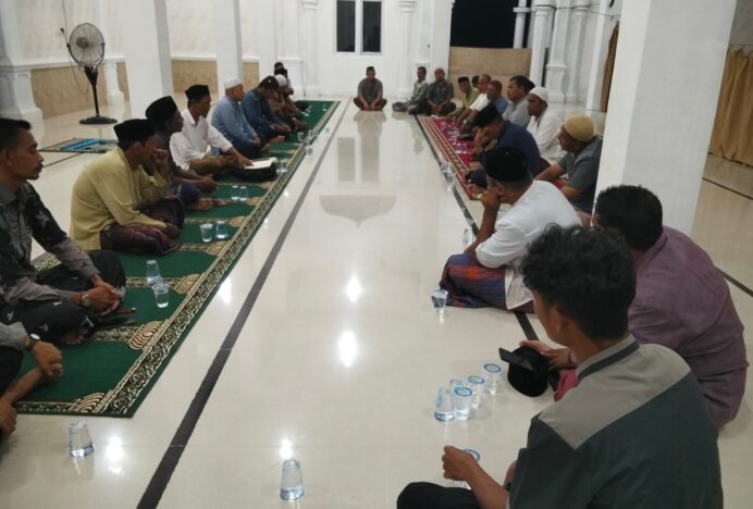 Kecamatan Pulo Aceh Perkuat Pembinaan Aparatur Gampong Melalui Pengajian Rutin