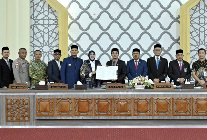 Seluruh Fraksi DPRK Terima Raqan Pertangungjawaban Pelaksanaan APBK Banda Aceh TA 2025
