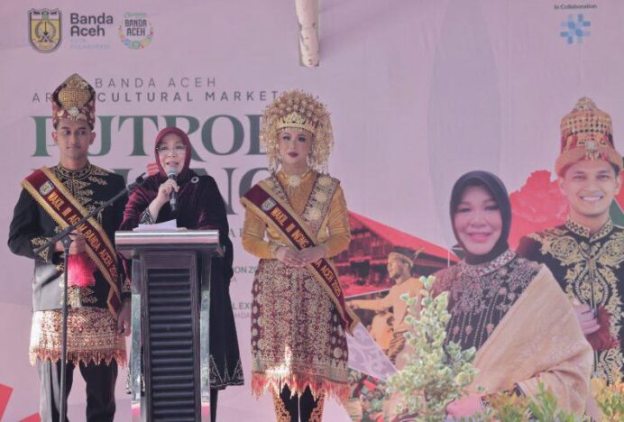 Wali Kota Illiza Buka Banda Aceh Art and Cultural Market di Taman Putroe Phang