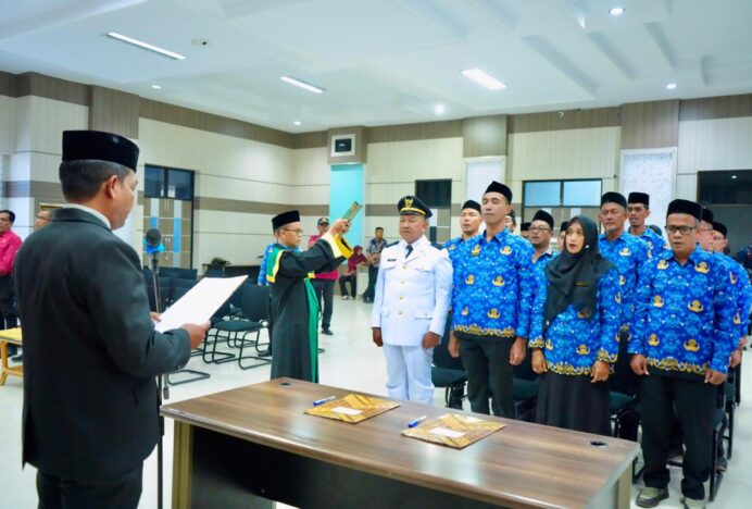 Lantik 16 Pejabat, Sekda Sabang Tekankan Profesionalisme dalam Bekerja