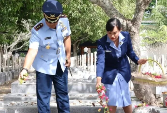Lanud Maimun Saleh Ziarah Peringati Hari Bakti TNI AU Ke-79