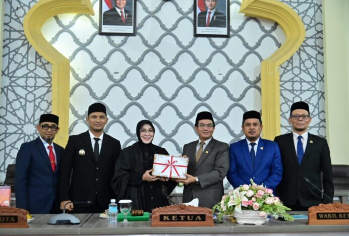 DPRK Terima Dokumen R-KUA-PPAS APBK Banda Aceh 2027