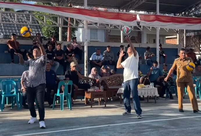 Wakil Ketua DPRK Banda Aceh Buka Turnamen Voli Antar Dusun di Gampong Ilie Ulee Kareng