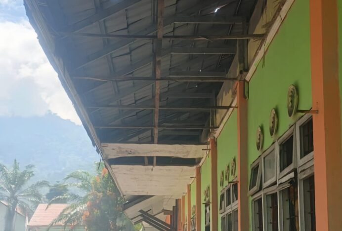 Atap Bocor, Ruang Kelas MTsN 2 Aceh Tenggara Butuh Perbaikan