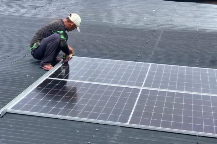 PLTS 1.100 Wp Dukung Crab Bank Kuala Cangkoy: Energi Surya untuk Konservasi Kepiting Bertelur Berbasis Masyarakat