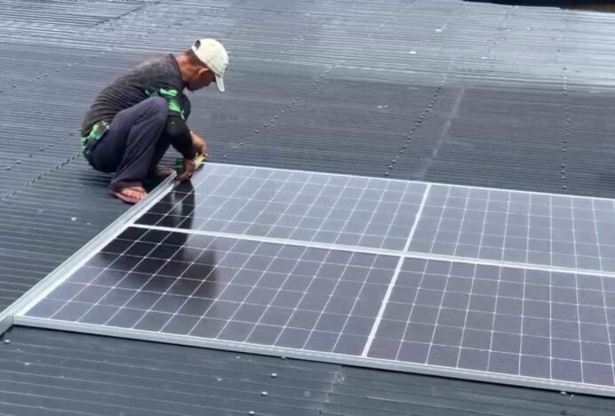 PLTS 1.100 Wp Dukung Crab Bank Kuala Cangkoy: Energi Surya untuk Konservasi Kepiting Bertelur Berbasis Masyarakat