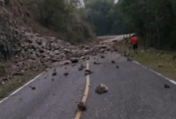 Sejumlah Ruas Jalan Nasional Longsor Imbas Gempa NTT