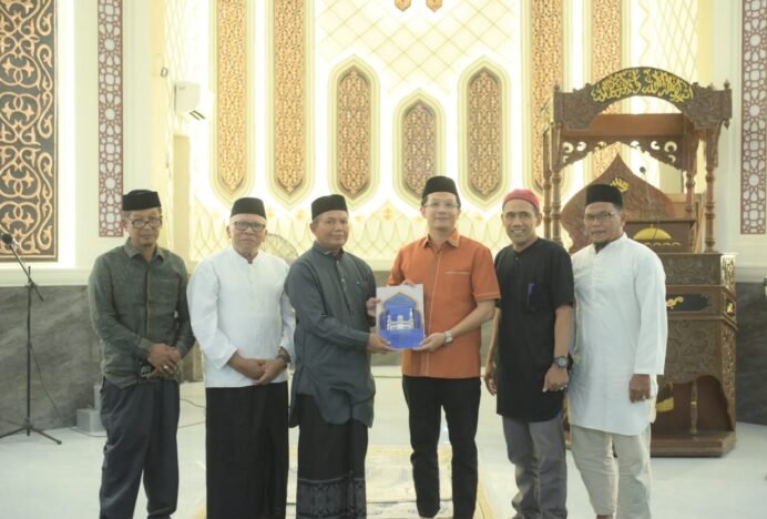 Ketua DPRK Banda Aceh Advokasi Anggaran untuk Pembangunan Menara Masjid Taqwa Seutui