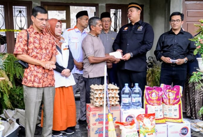 Fraksi PKS DPRK Banda Aceh Bantu Korban Kebakaran di Ie Masen Kayee Adang