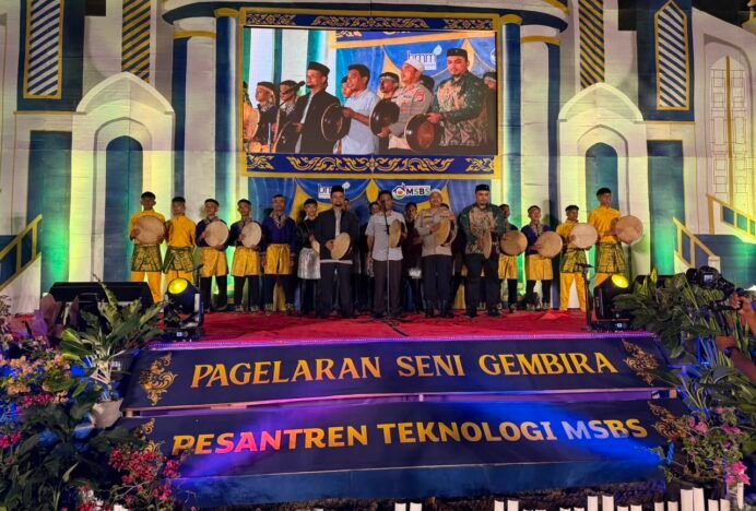 Pemkab Aceh Besar Apresiasi Pergelaran Seni Gembira Pesantren Teknologi MSBS