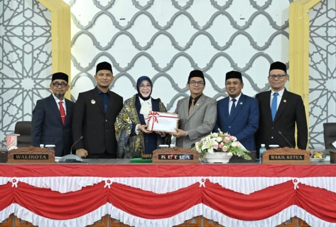 DPRK Banda Aceh Terima Dokumen RKUA PPAS Perubahan dari Wali Kota