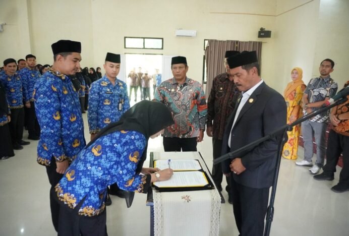 Wabup Aceh Besar Pimpin Pengambilan Sumpah PNS