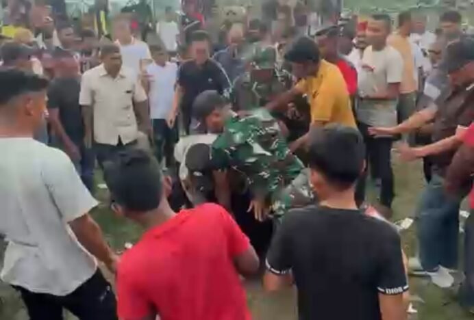 Ricuh Berimbas Pemukulan Wartawan oleh Oknum TNI di Lapangan Bumigas Aceh Utara