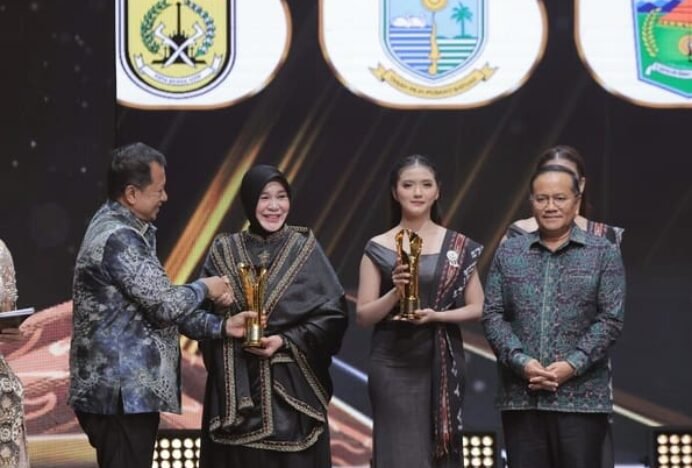 Walikota Banda Aceh, Illiza Terima Pemimpin Daerah Award 2026 Kategori Inovasi Daerah