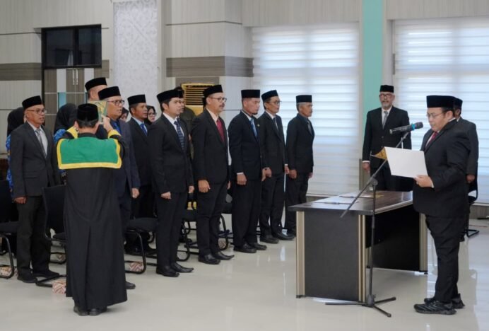 Lantik 16 Pejabat, Wali Kota Sabang Tekankan Pentingnya Disiplin