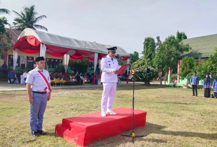 Semangat Kemerdekaan Menggema di MIN 18 Aceh Besar, Camat Darul Kamal Ajak Generasi Muda Terus Berprestasi