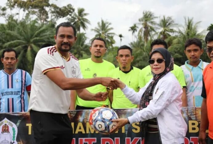 Ketua DPRK Aceh Barat Buka Turnamen Sepak Bola HUT RI ke-81 Woyla Raya