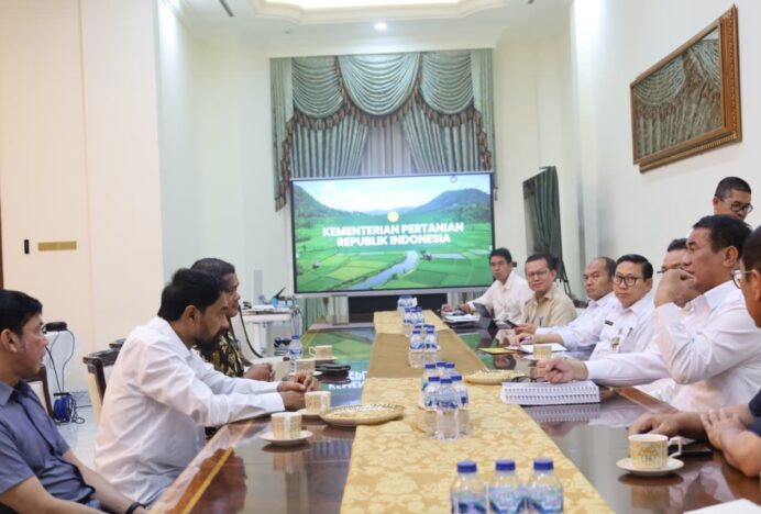 Bahas Pemulihan Sawah dan Kebun dengan Mentan, Gubernur Mualem: Kami Butuh Dukungan Pak Menteri