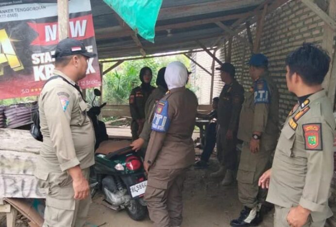 Laporan Pelajar Merokok, Satpol PP Edukasi Pemilik Warung di Subulussalam