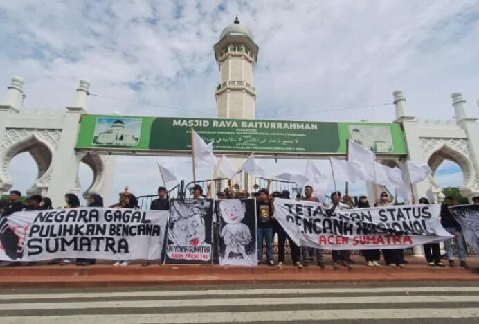 Kibarkan Bendera Putih, Koalisi Sipil Soroti Lambannya Pemulihan Bencana Aceh