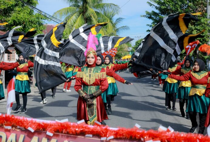 Forkopimcam Montasik Lepas Pawai Karnaval Peringati HUT ke-81 RI