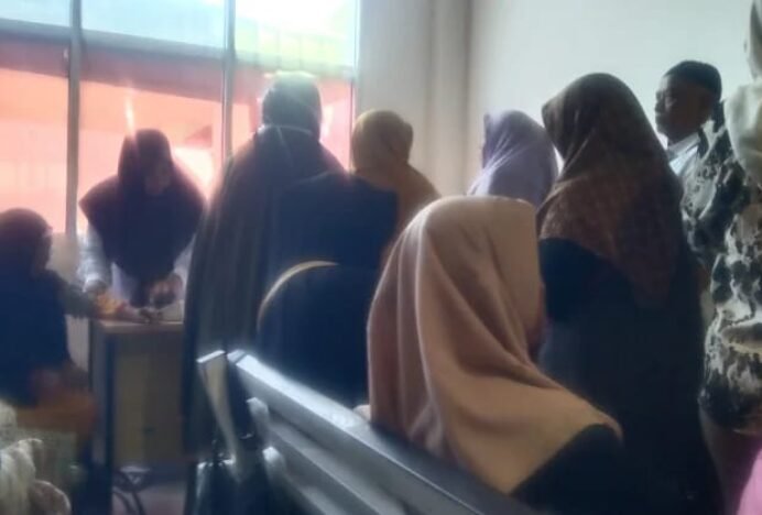 Poli Saraf RSUD Cut Nyak Dhien Meulaboh Membludak Usai Libur Maulid
