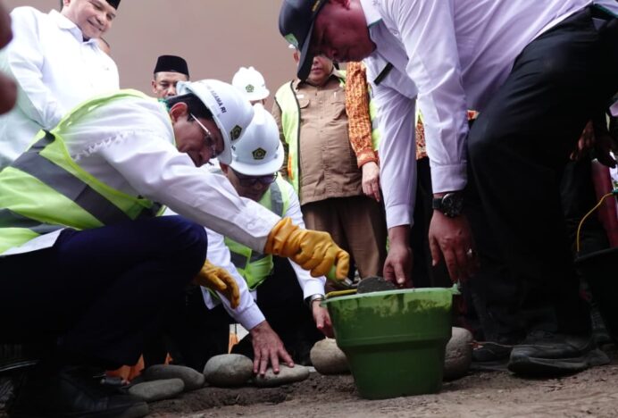 Hanyut Akibat Banjir, Menag Tunaikan Janji Bangun Kembali MIN 5 Pidie Jaya