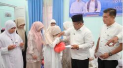 Aminullah Santuni Anak Yatim pada Tasyakuran HUT ke-28 PAN