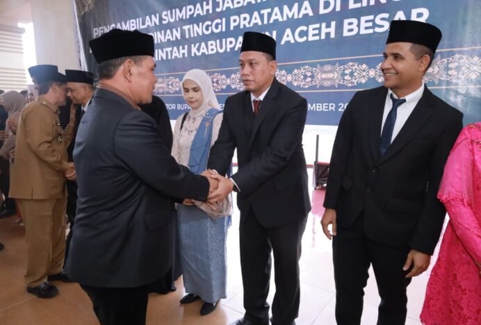 Bupati Aceh Besar Lantik 8 Pejabat Pimpinan Tinggi Pratama