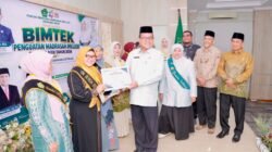 Wakili Kemenag Aceh Besar, Yasmaidar Terima Anugerah Bunda Inklusi Inovatif
