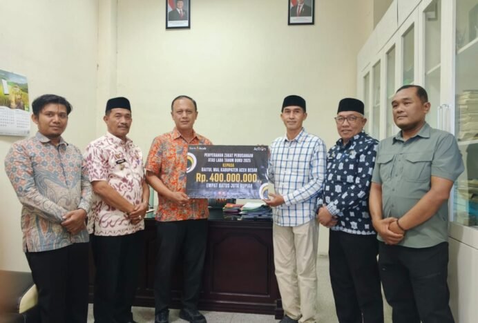 Baitul Mal Aceh Besar Terima Zakat Perusahaan PT BAS Rp 400 Juta