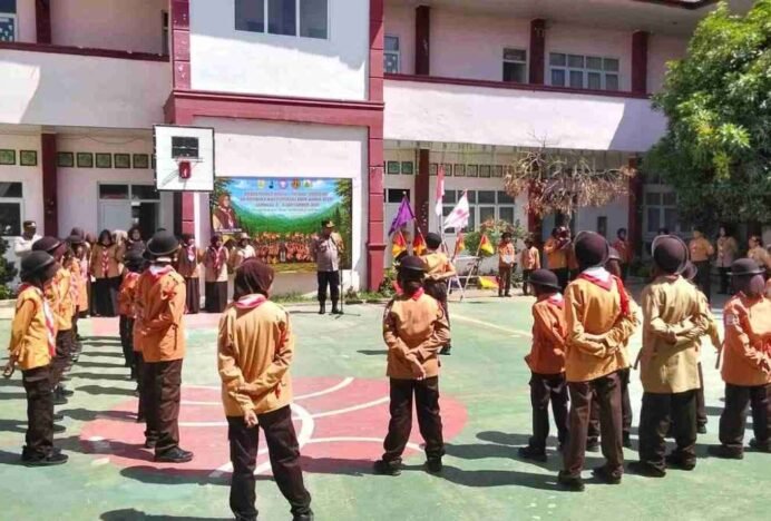Menjadi Pembina Pramuka di SD Yayasan Kemala Bhayangkari, Ini Pesan Kasat Binmas Polresta Banda Aceh