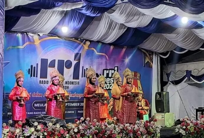 SMAN 1 Aceh Barat Tampilkan Tari Pemulia Jame di RRI Fest 2026