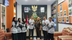 PGRI Aceh Besar Silaturahmi dengan Kajari, Perkuat Sinergi dan Perlindungan Guru