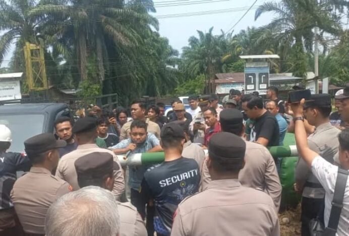 Tuntut Kewajiban CSR hingga Soal Limbah, PT GSS Subulussalam Didemo Warga