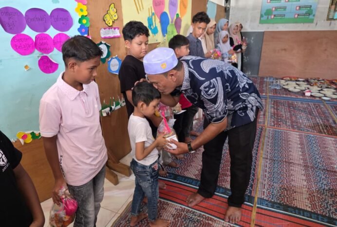 Pemerintah Gampong Lingka Kuta bersama Pimpinan DPRK Bireuen Santuni Anak Yatim