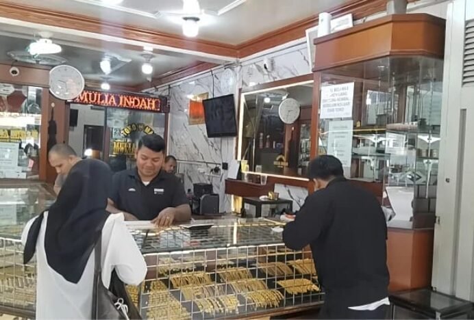 Harga Stabil, Warga Aceh Tengah Ramai Jual Emas