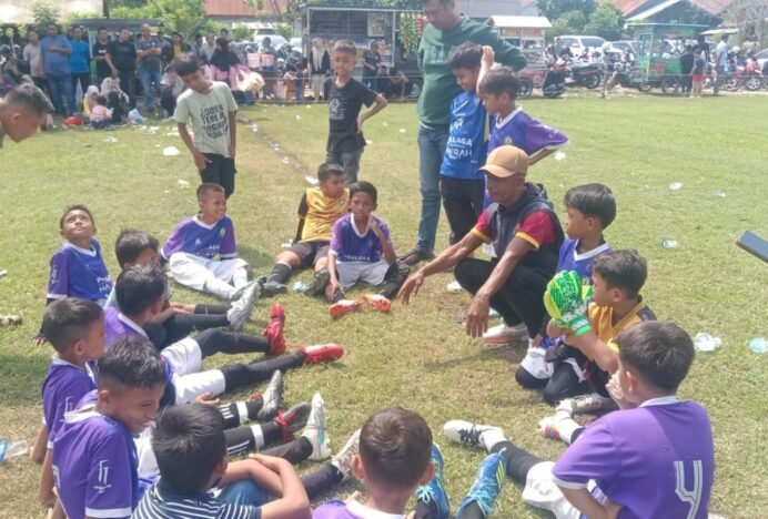 Pelatih Iwan C Terus Bentuk Karakter dan Talenta Muda SSB Putra IMKA