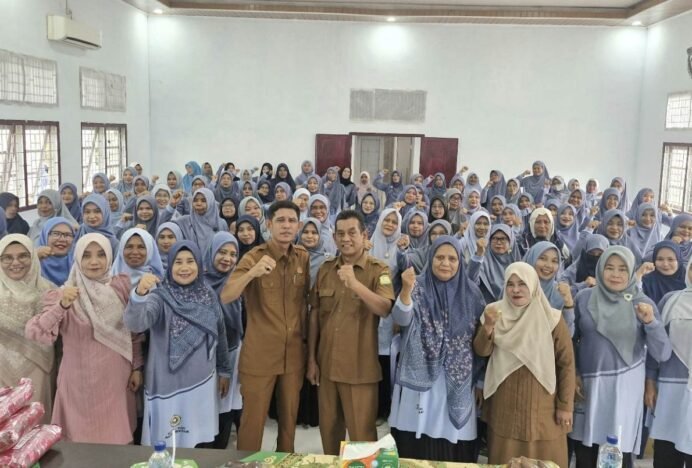 Upaya menjaga kelestarian lingkungan terus dilakukan oleh Pemerintah Kabupaten Aceh Besar melalui gerakan penghijauan produktif.