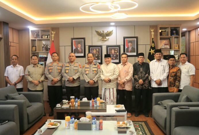 Temui Kapolda Aceh, Ketua Baitul Mal Bahas Kemaslahatan Masyarakat