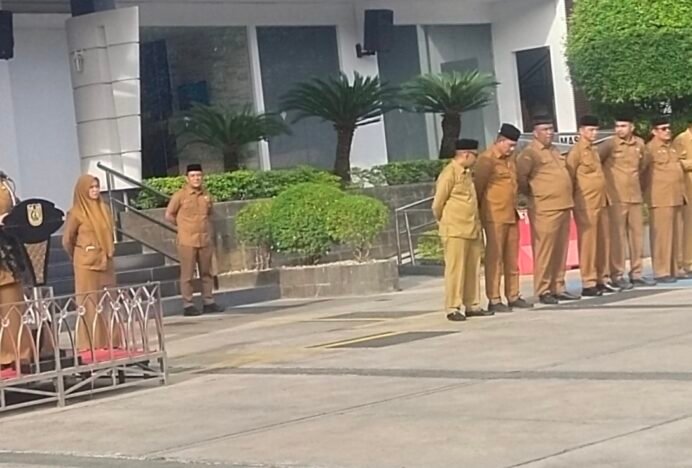 Dari Disiplin ASN hingga “Rayap Besi”, Ini Pesan Wali Kota Banda Aceh dalam Apel Gabungan