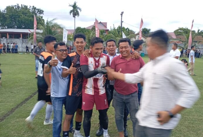 Tepis Penalti Putra Lhoong, Mursalin Banjir Saweran dan Jadi Idola Penonton